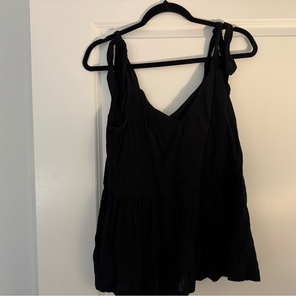 Women’s Gap tank top with tie